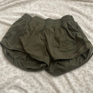 Lululemon army, green hottie, hot shorts, size 6 2”